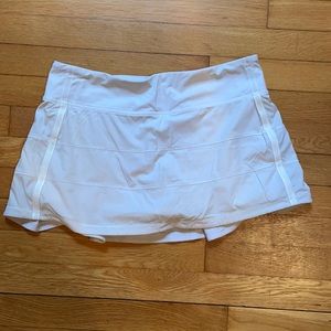 White lululemon pace rival skirt